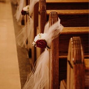 Elegant Red and White Rose Pew Decoration 15pcs